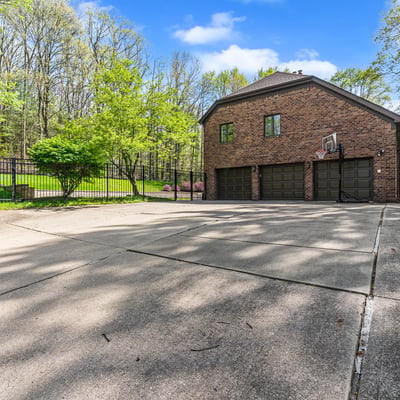 609 Lincoln Road, Bradford Woods, PA