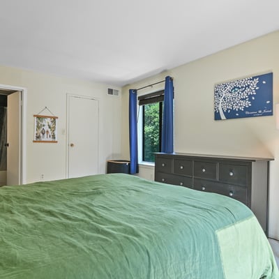 9700 Kingsbridge Drive, 202, Fairfax, VA