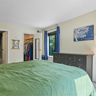 9700 Kingsbridge Drive, 202, Fairfax, VA