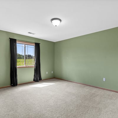 961 Spring Ct, West Bend, WI