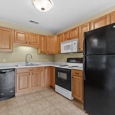 961 Spring Ct, West Bend, WI