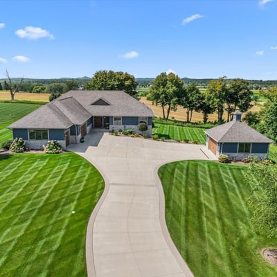 2177 Elsies Dr, Richfield, WI