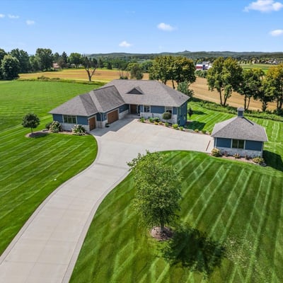 2177 Elsies Dr, Richfield, WI