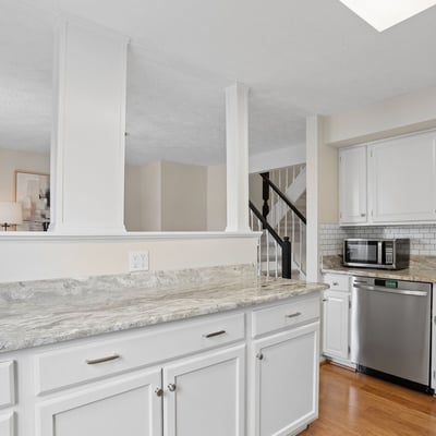 6033 Hydrangea Dr, Alexandria, VA