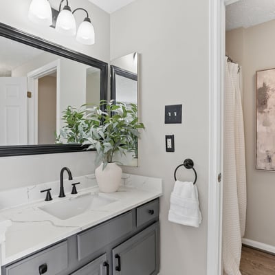 6033 Hydrangea Dr, Alexandria, VA