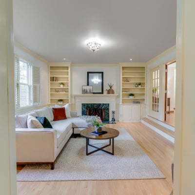 9025 NW Ash St., Portland, OR
