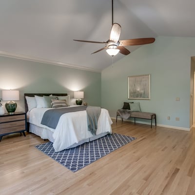 9025 NW Ash St., Portland, OR