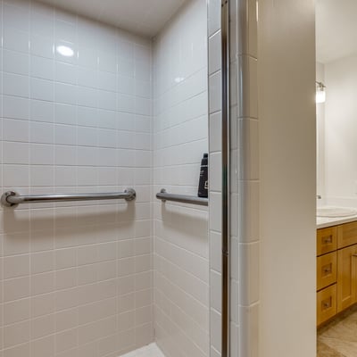 9025 NW Ash St., Portland, OR
