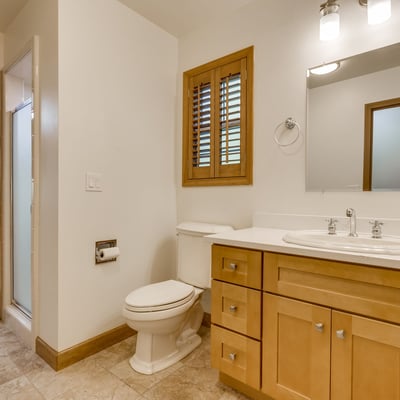 9025 NW Ash St., Portland, OR