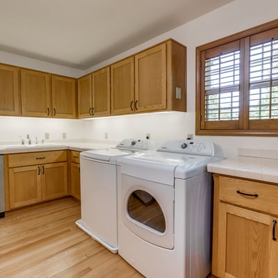9025 NW Ash St., Portland, OR