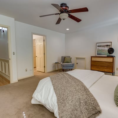 9025 NW Ash St., Portland, OR