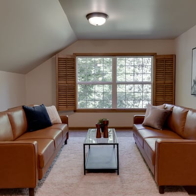 9025 NW Ash St., Portland, OR