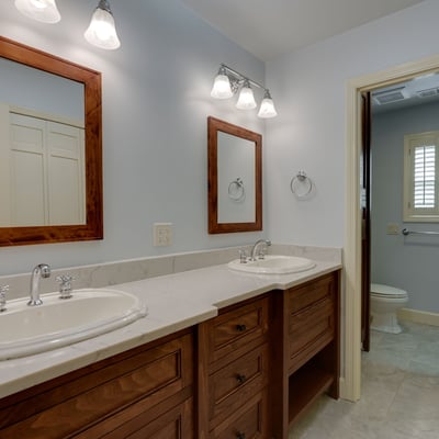 9025 NW Ash St., Portland, OR