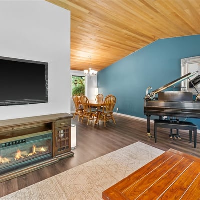 6990 SW Heath Pl, Beaverton, OR