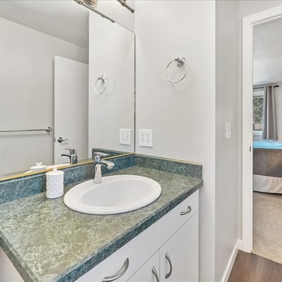 6990 SW Heath Pl, Beaverton, OR