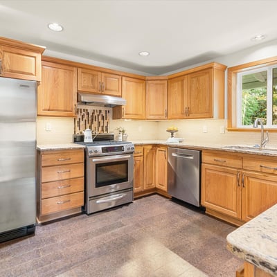 6238 SW McEwan Rd, Lake Oswego, OR