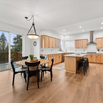 15605 SW Snowy Owl Ln, Beaverton, OR