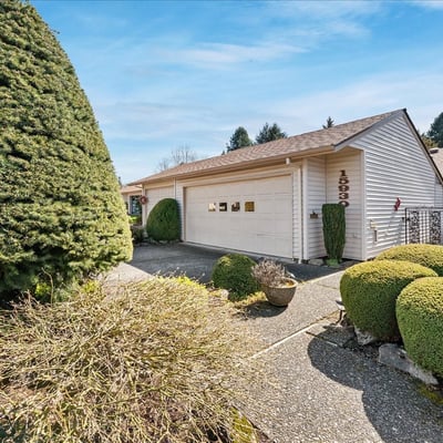 15930 SW Greens Way, Portland, OR