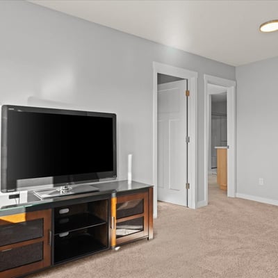 13920 S Lucia Lane, Mulino, OR