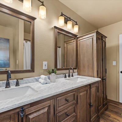 10100 SE Walnut Drive, Happy Valley, OR