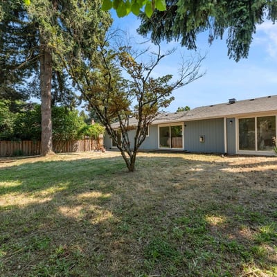 12025 SW Springwood Dr, Tigard, OR