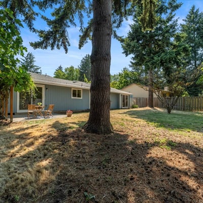 12025 SW Springwood Dr, Tigard, OR