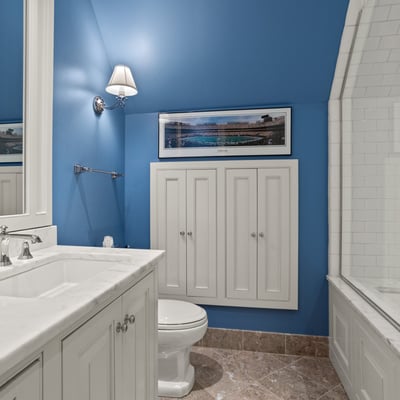 Fourth bedroom's ensuite bath