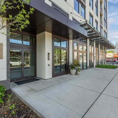 1 strathgowan avenue, Suite 710, Toronto, ON