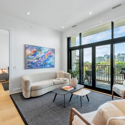 1 strathgowan avenue, Suite 710, Toronto, ON