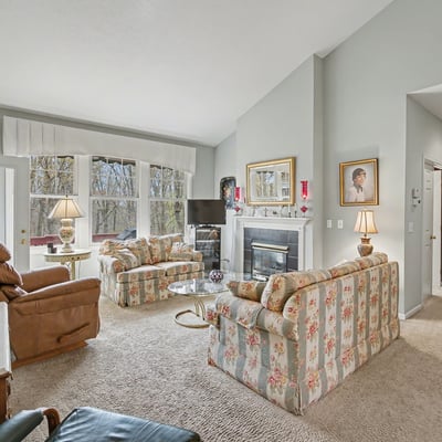 7151 Steeplechase Way, 41, Lansing, MI