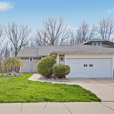 7151 Steeplechase Way, 41, Lansing, MI