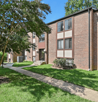 9700 Kingsbridge Drive, 202, Fairfax, VA