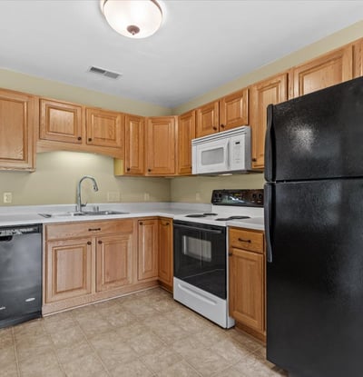 961 Spring Ct, West Bend, WI