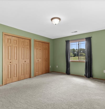 961 Spring Ct, West Bend, WI