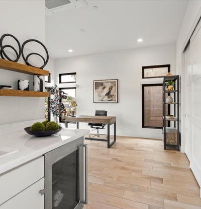 Private detached casita offering independence and comfort. Ideal for guests, extended stays, or a quiet workspace in Scottsdale.