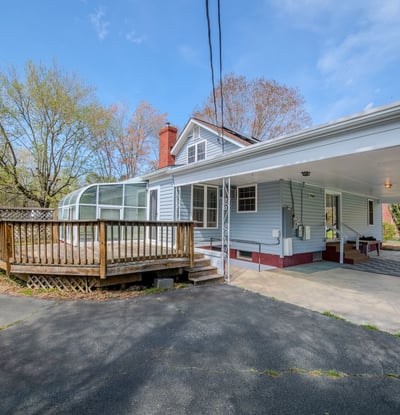 2667 White Chapel Road, Lively, VA