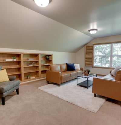 9025 NW Ash St., Portland, OR