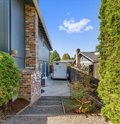 6990 SW Heath Pl, Beaverton, OR
