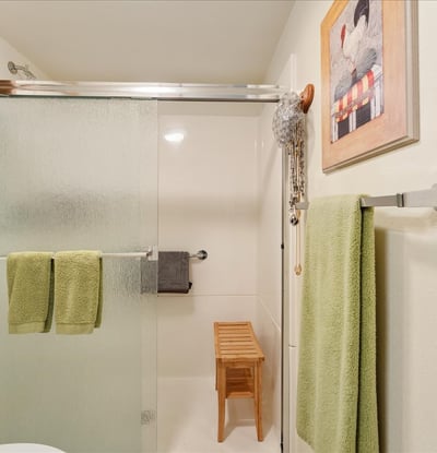 15930 SW Greens Way, Portland, OR