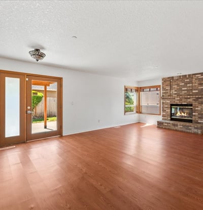 12402 Cominger Dr, Oregon City, OR