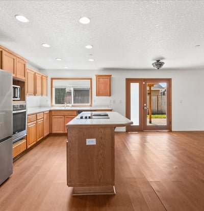 12402 Cominger Dr, Oregon City, OR