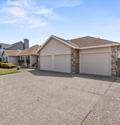 12402 Cominger Dr, Oregon City, OR