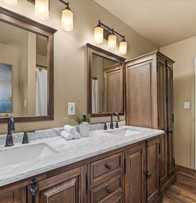 10100 SE Walnut Drive, Happy Valley, OR