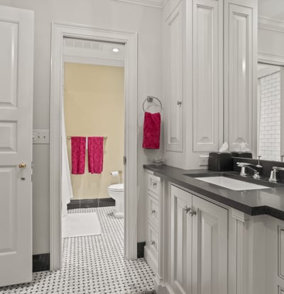 Fifth Bedroom's ensuite bath