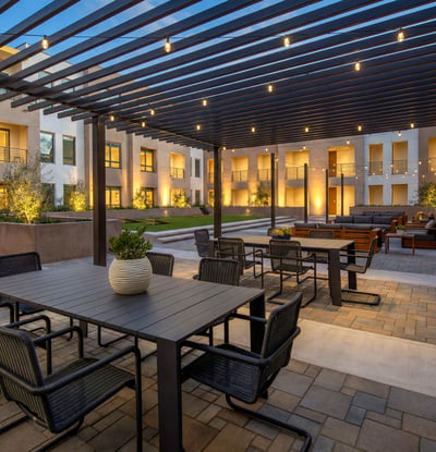 Court Yard -Dining Area