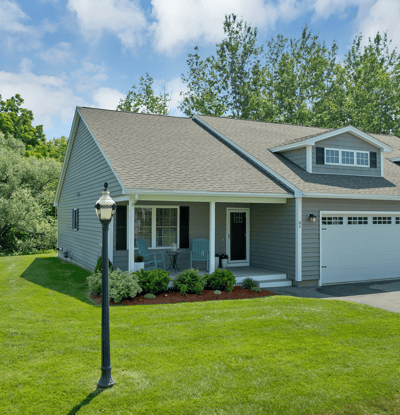 Discover this well-maintained duplex featuring modern amenities, a spacious yard, and convenient parking.