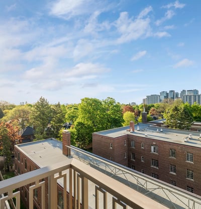 1 strathgowan avenue, Suite 710, Toronto, ON