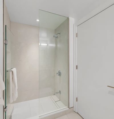 1 strathgowan avenue, Suite 710, Toronto, ON