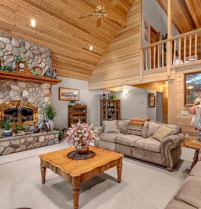17325 Nicklaus Court, Weed, CA