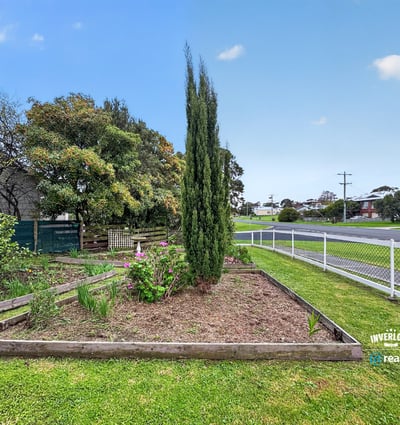 This property features a spacious garden, perfect for landscaping or creating your outdoor retreat.
